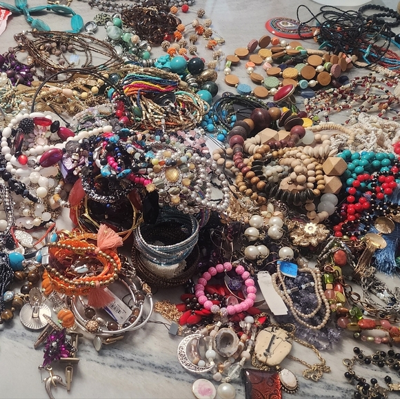 Curated 1 lb Mystery Jewelry Collection -Premium Listing. Indiv Gift Wrapped - Picture 2 of 5